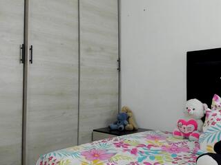 Daniela Lopezz webcam model stream image