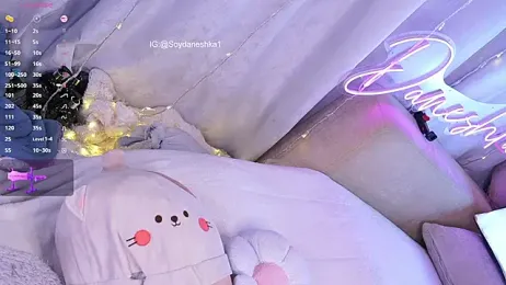 Daneshka1 webcam stripchat model stream image