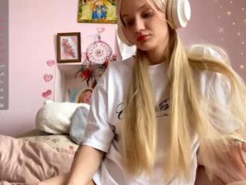 bebravee webcam chaturbate model stream image