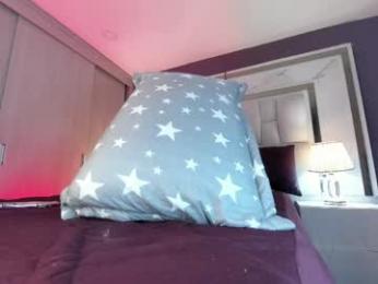 _bellaswwet_ webcam model stream image