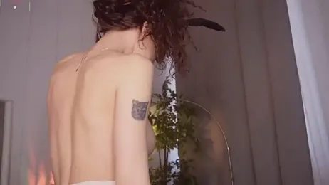 Curly_Moon webcam model stream image