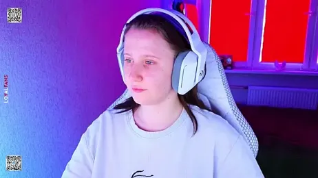 mon_lola webcam model stream image