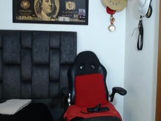 Blade Strong webcam flirt4free model stream image