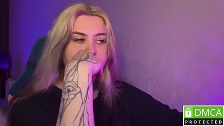 CuteUna webcam model stream image