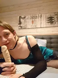 FlorineTV webcam model stream image