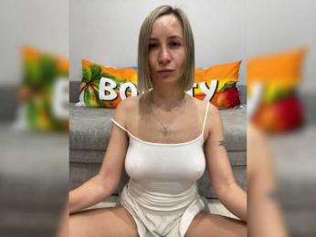 HARIZZMA webcam model stream image