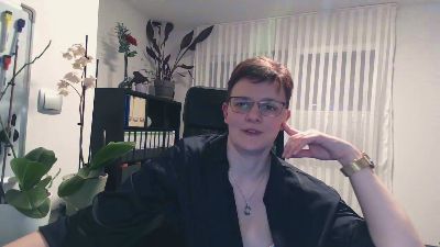 oOSUSIOo webcam cam4 model stream image