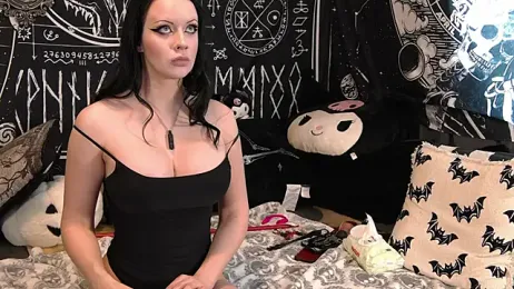EVILYN webcam model stream image