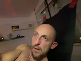 FFistPig69 webcam model stream image