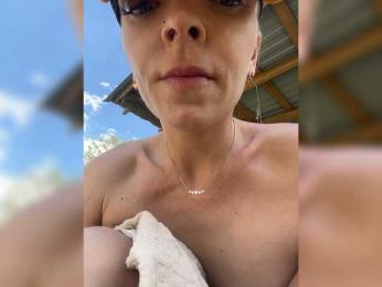Sex-mia webcam bongacams model stream image