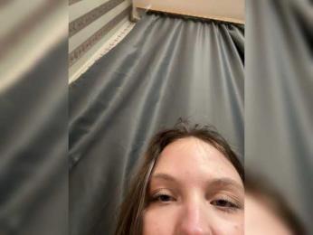 Feezkaaaa webcam model stream image