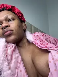 BonnyMolhada webcam stripchat model stream image