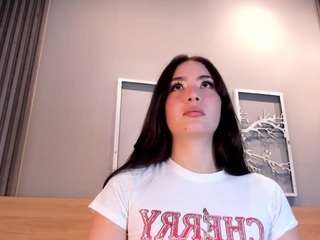 lunar-leen webcam model stream image