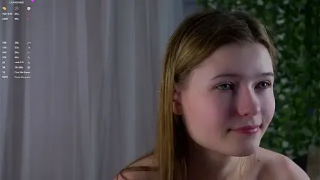 LynHillaire webcam model stream image