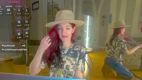 YourFavCanadianMILF webcam model stream image