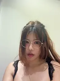 Selenaaaaa- webcam model stream image