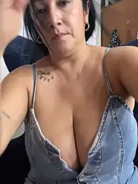 Milk_chloe webcam model stream image