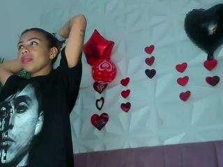 hellen-sky webcam model stream image