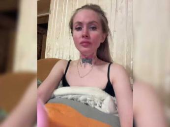 Letti28 webcam bongacams model stream image