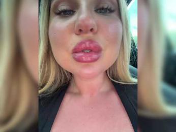 Stiflers_mom webcam bongacams model stream image