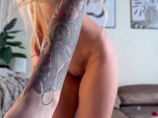 creamiebabe webcam model stream image