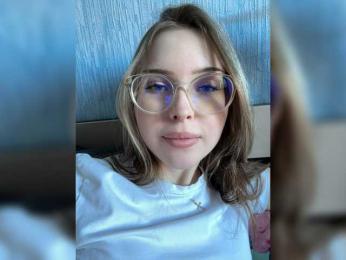 Lovelova webcam model stream image