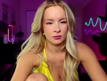 oliviaowens webcam model stream image