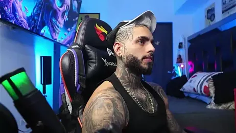 logan_hugh8 webcam model stream image