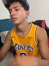 Leonarrrd_01 webcam model stream image