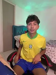 Leonarrrd_01 webcam model stream image