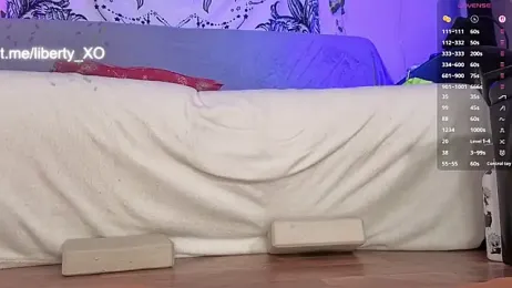 VivienneWest webcam model stream image