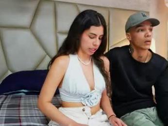 be_curiouss_ webcam model stream image