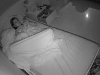 voyeurcam-julmodels-greybed-1 webcam model stream image