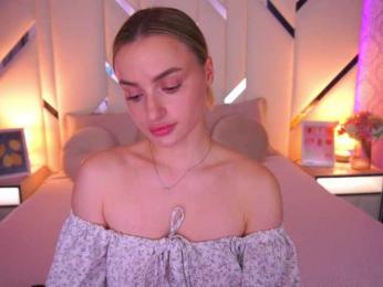 FloraGreys webcam model stream image