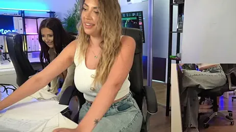 BabesGoWild webcam stripchat model stream image