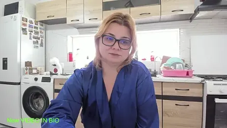 Julia35 webcam model stream image