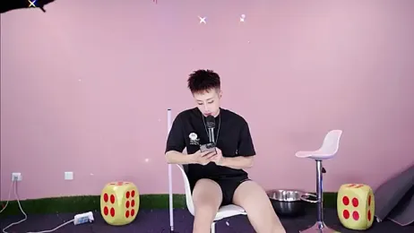 w-lucky webcam model stream image