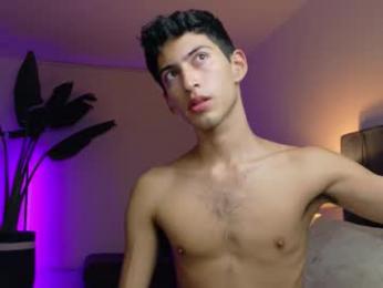 ethan_skiny_ webcam model stream image