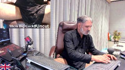 OnlineBossUK webcam model stream image