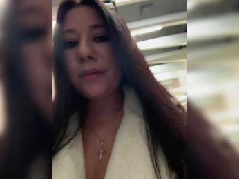 -Lune webcam bongacams model stream image