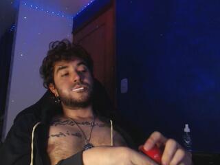 Max Wolfville webcam model stream image