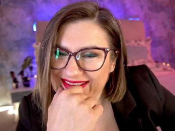 KiraRoxx webcam model stream image