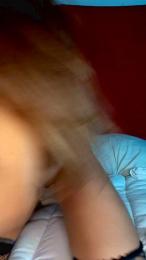 Apriilhot webcam model stream image