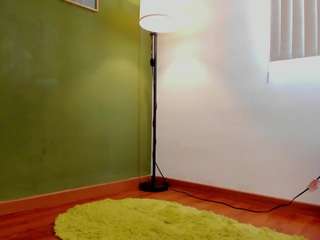 karlyee webcam model stream image