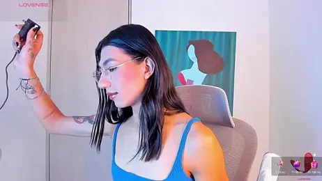 sofiaa_grey_ webcam model stream image