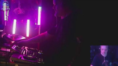 1st_omen webcam model stream image