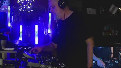 1st_omen webcam model stream image