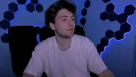 travis_wolf_ webcam model stream image