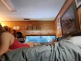 Ryan_and_Aurora webcam model stream image