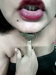 Ramya-hot-gueen webcam model stream image